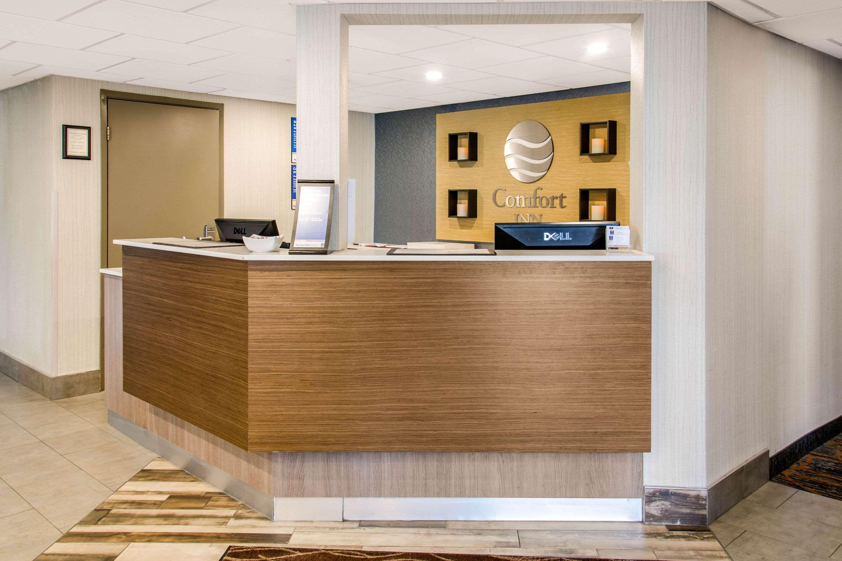 Comfort Inn Aeroport Dorval Esterno foto