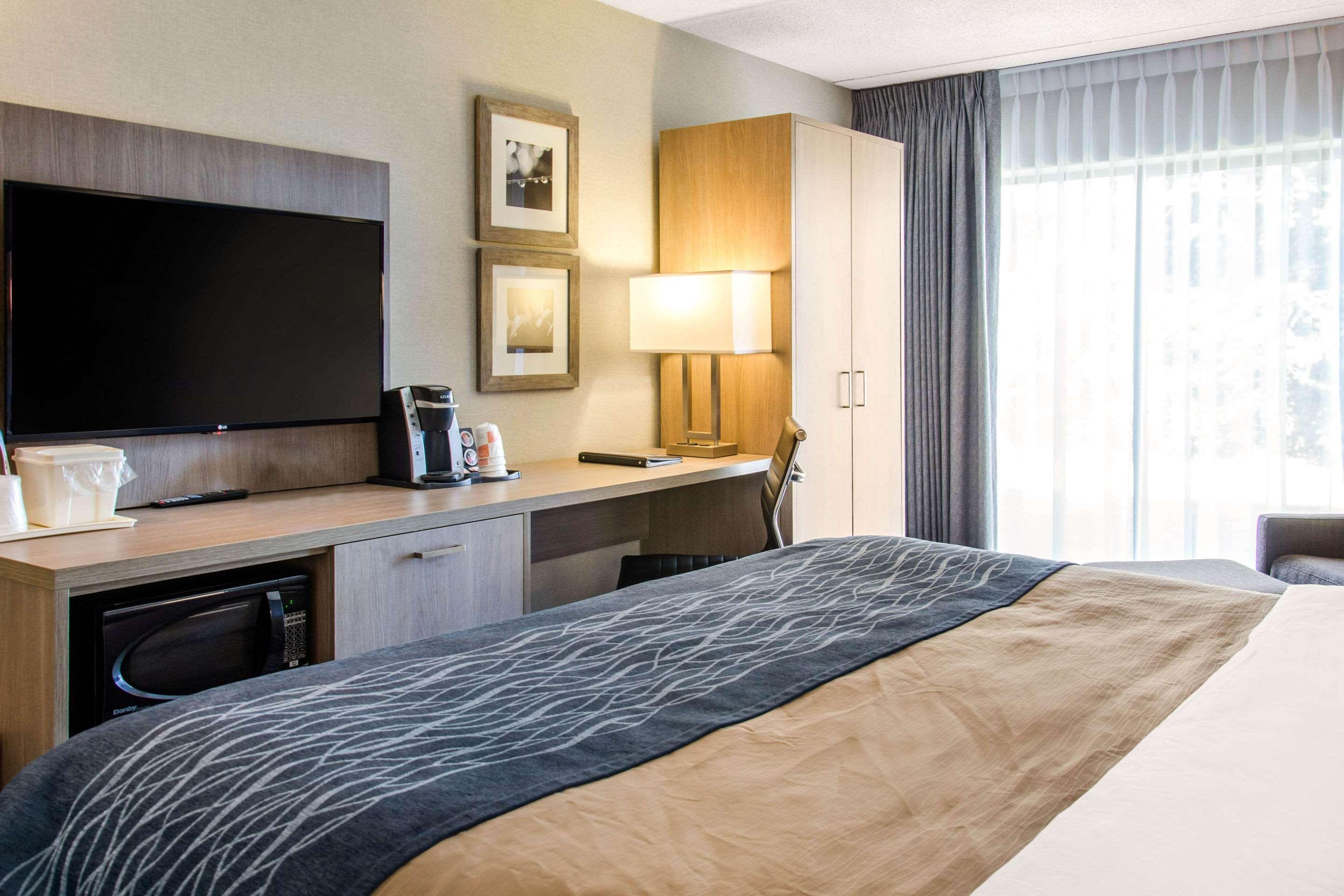 Comfort Inn Aeroport Dorval Esterno foto