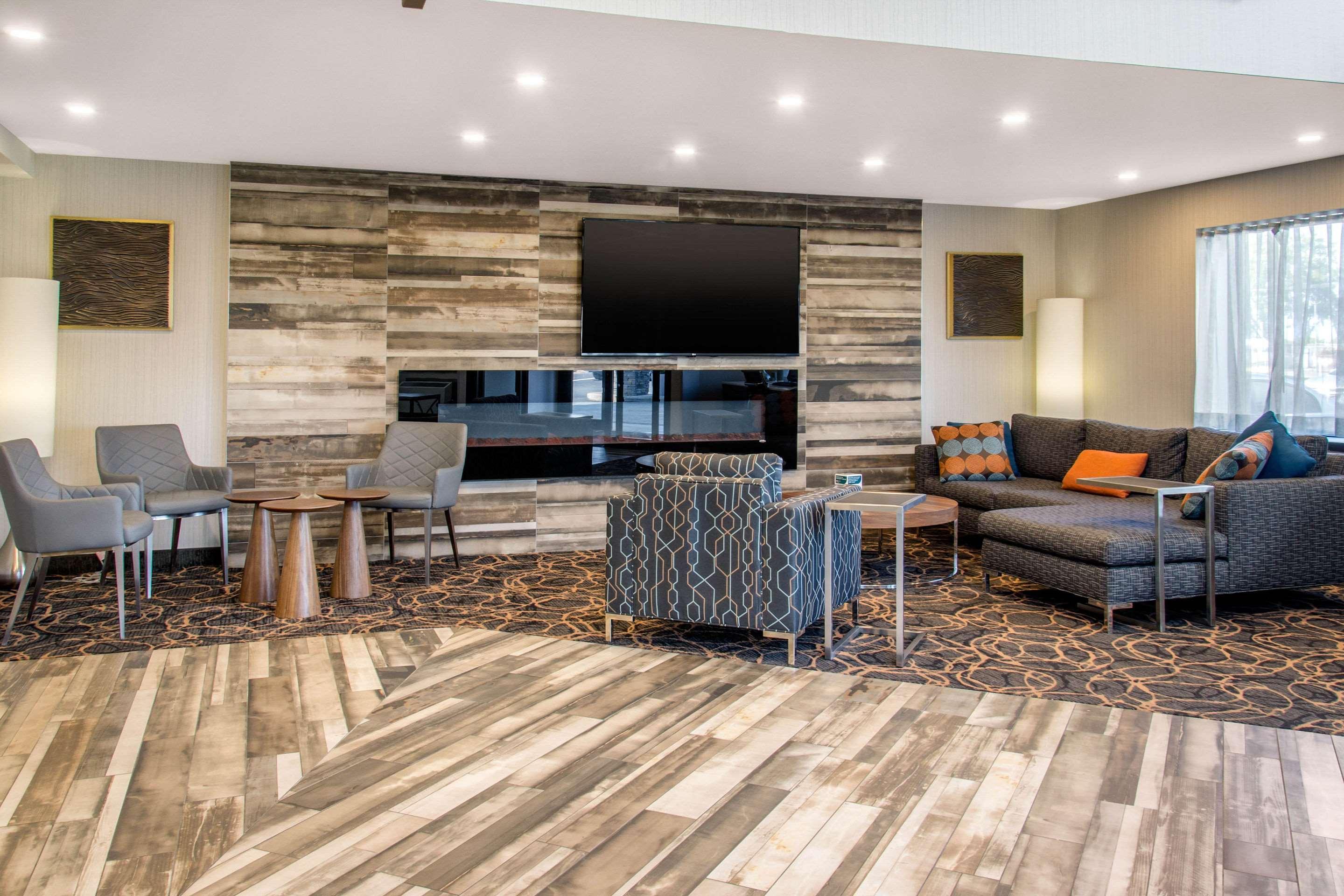Comfort Inn Aeroport Dorval Esterno foto
