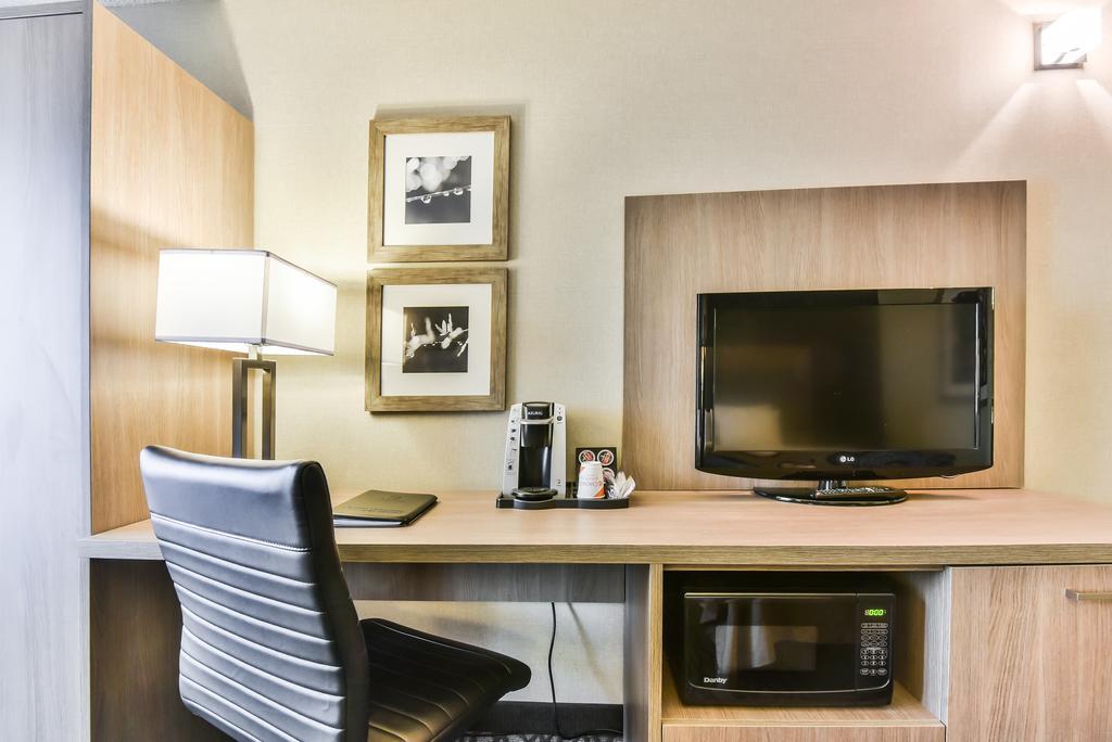 Comfort Inn Aeroport Dorval Esterno foto