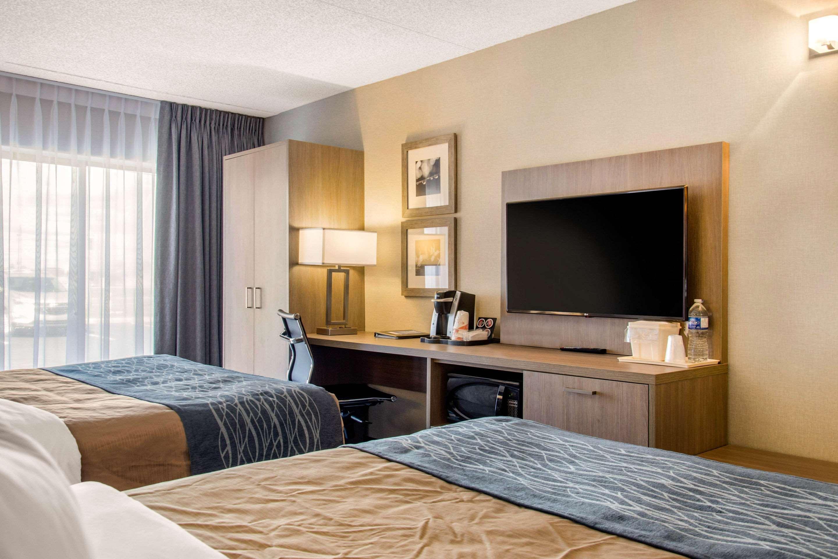 Comfort Inn Aeroport Dorval Esterno foto