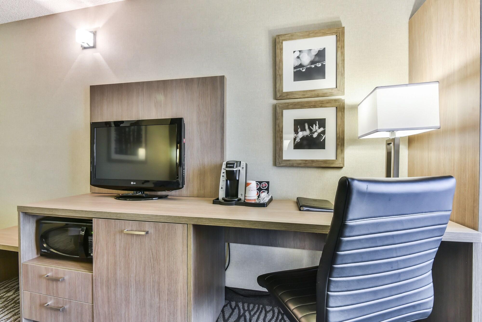 Comfort Inn Aeroport Dorval Esterno foto