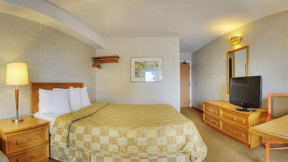 Comfort Inn Aeroport Dorval Esterno foto