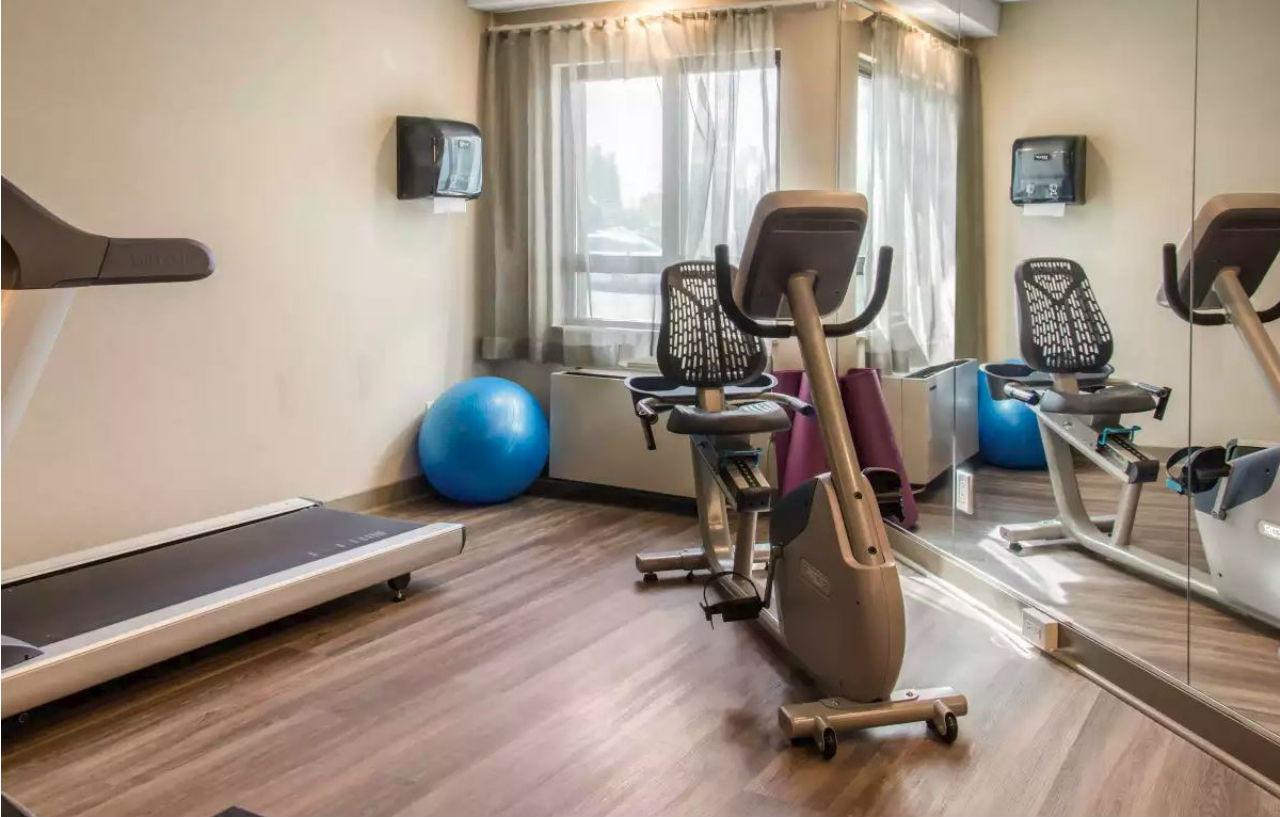 Comfort Inn Aeroport Dorval Esterno foto